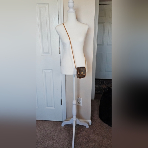 Authentic LOUIS VUITTON Cancun Pochette Crossbody Bag - Picture 10 of 12